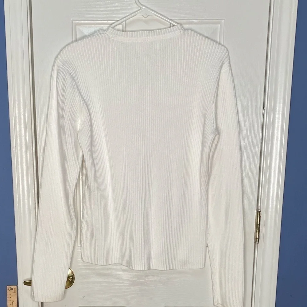 Tommy Hilfiger Women’s v neck sweater size large